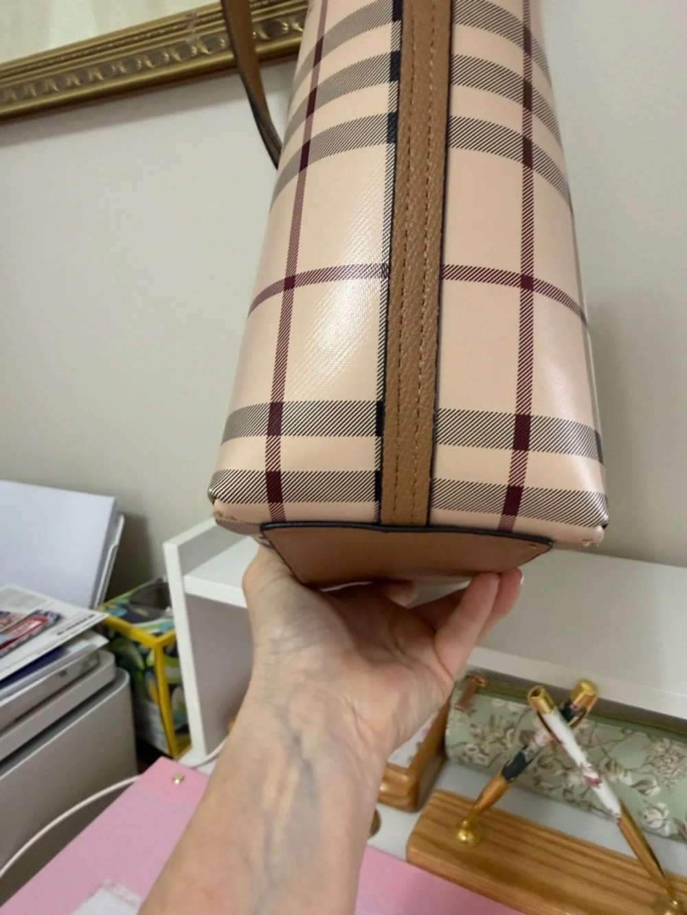 Classic Plaid Tote Bag in Beige - Picture 4 of 10